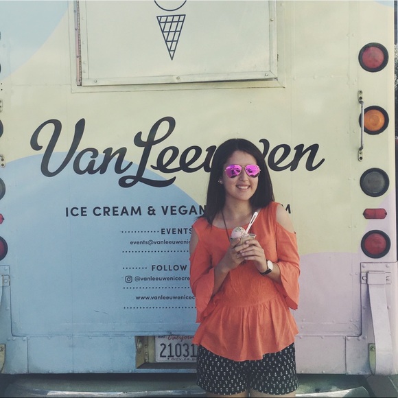 Meet your Posher, Leslie - Picture 2 of 3